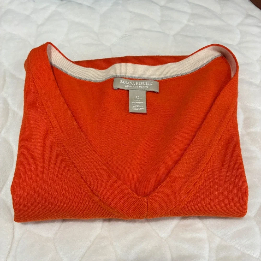 Banana Republic Orange Merino Wool Blend Sweater Womens V‎ Neck Lightweight Knit